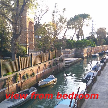 Susy Biennale Apartment - Canal View And Garden Veneza Exterior foto