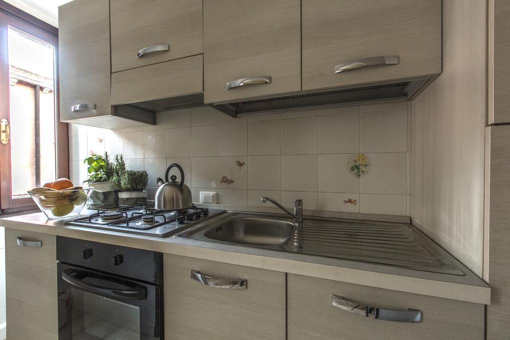 Susy Biennale Apartment - Canal View And Garden Veneza Exterior foto