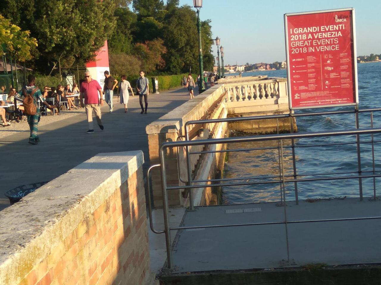Susy Biennale Apartment - Canal View And Garden Veneza Exterior foto